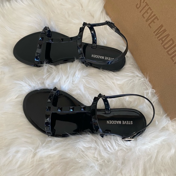 Sold - Picture 3 of 8